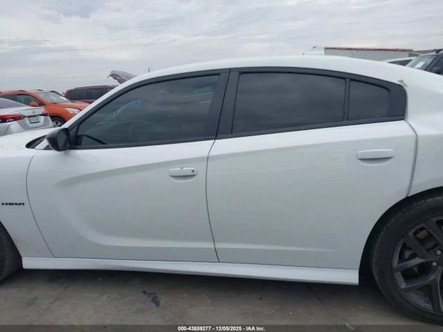 Dodge Charger R/T, снимка 15 - Автомобили и джипове - 53813131
