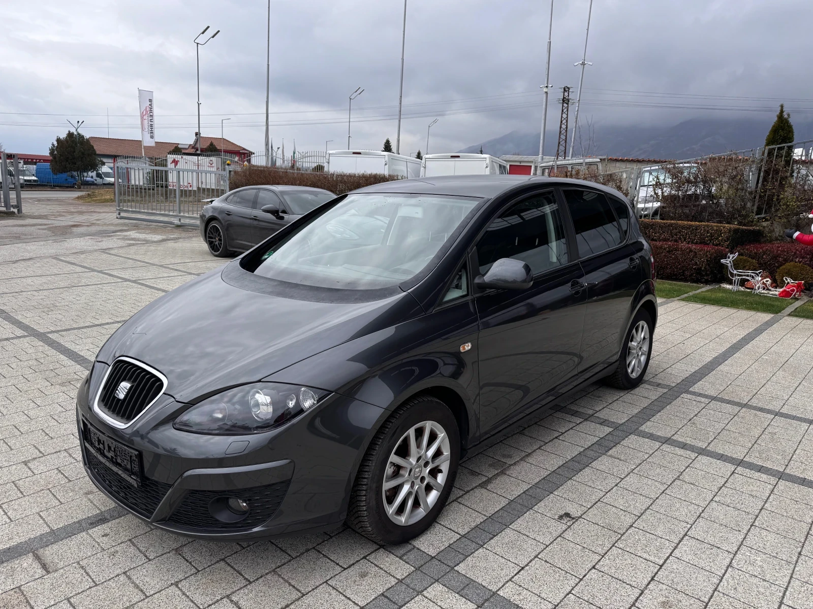 Seat Altea 1.6TDI Автоматик  - изображение 3