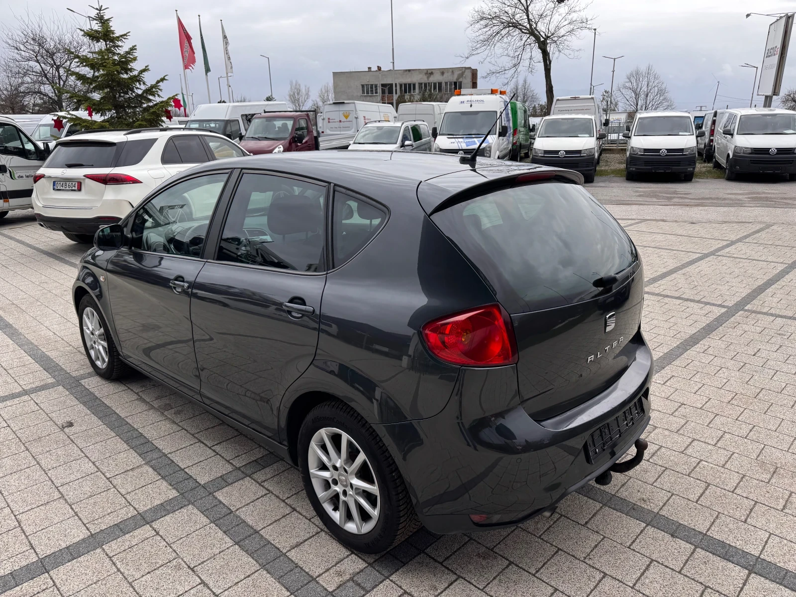 Seat Altea 1.6TDI Автоматик  - изображение 4