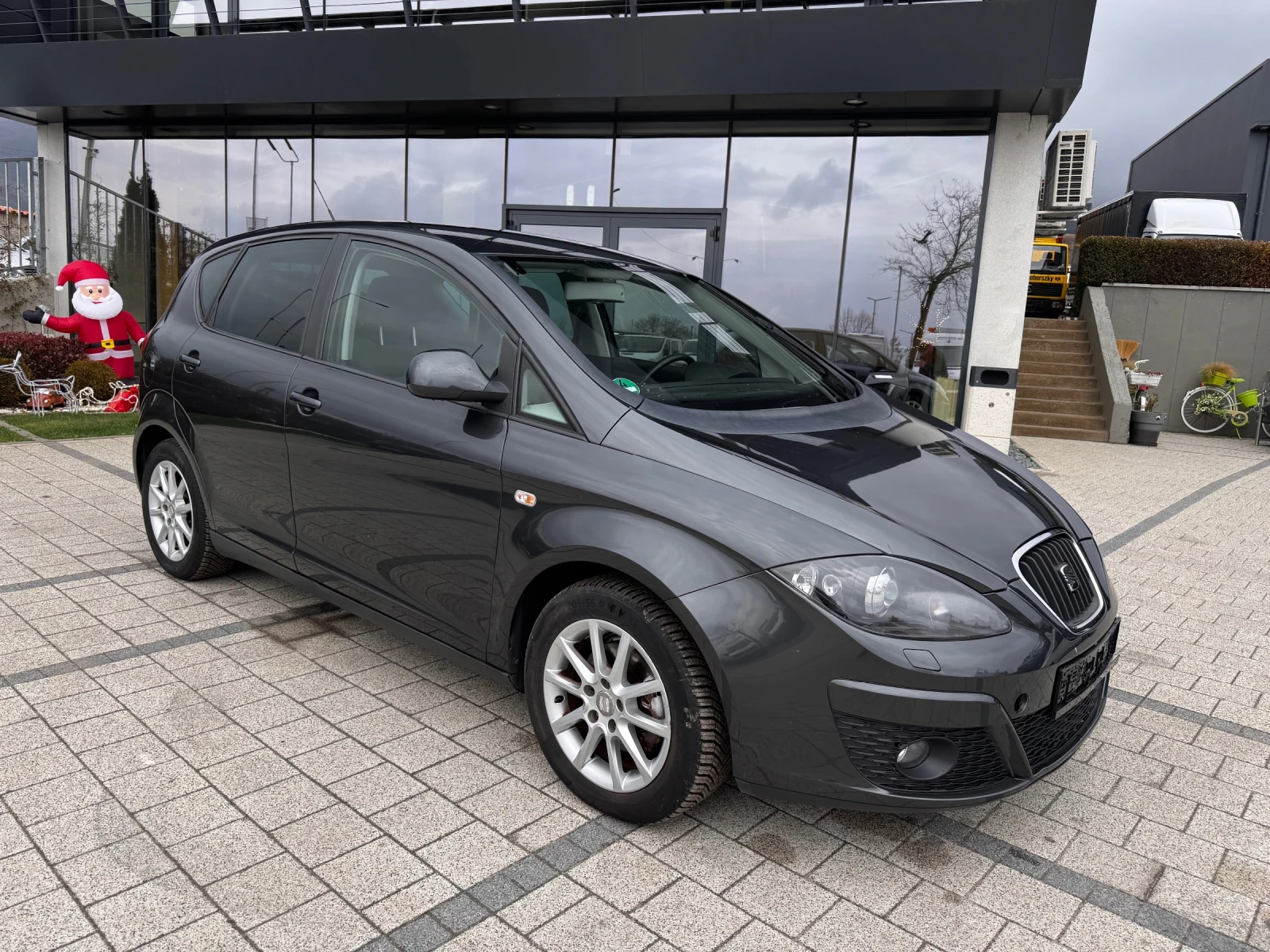 Seat Altea 1.6TDI Автоматик  - изображение 2