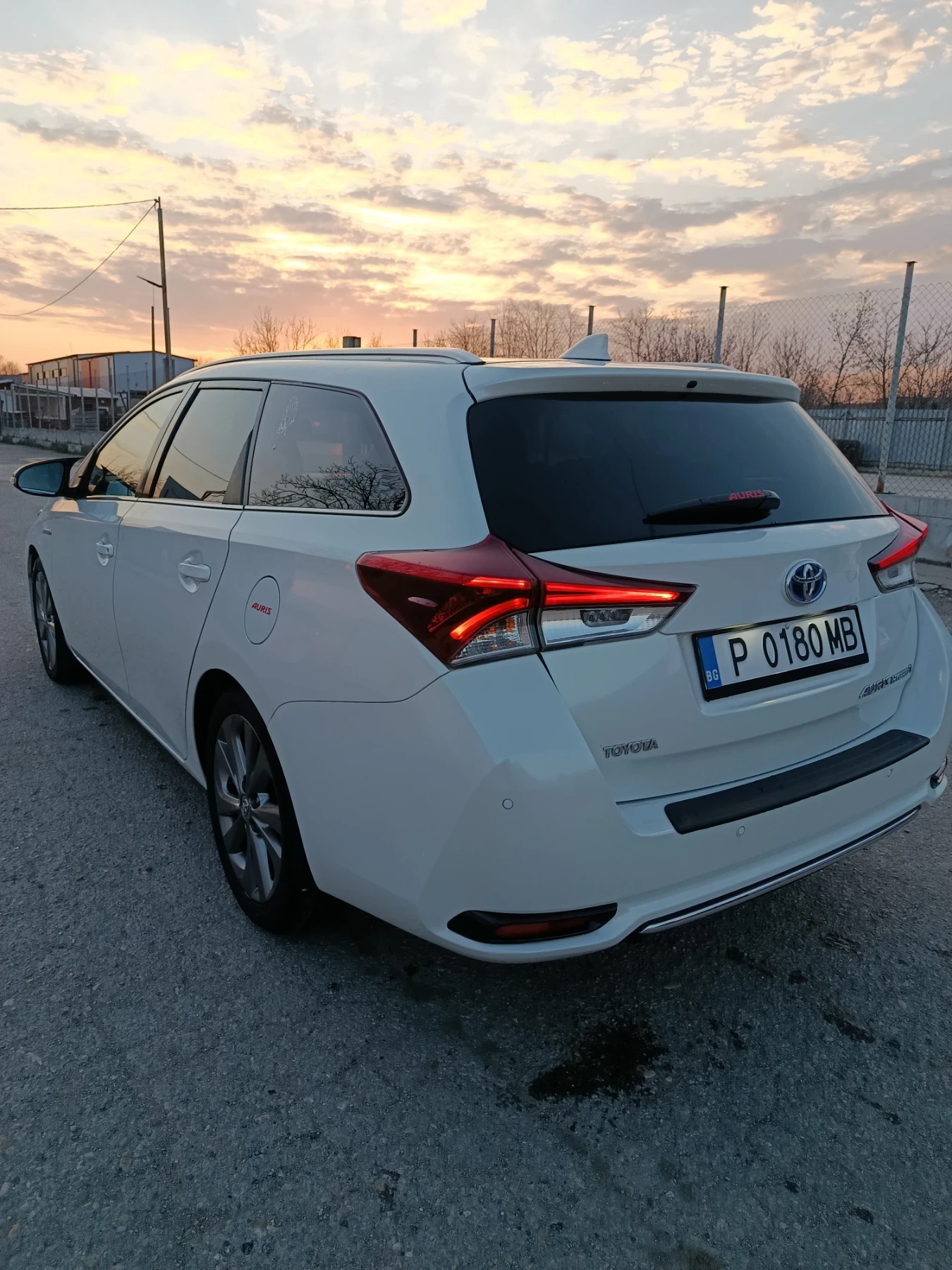 Toyota Auris HYBRID+ PANORAMA, снимка 6 - Автомобили и джипове - 51186538