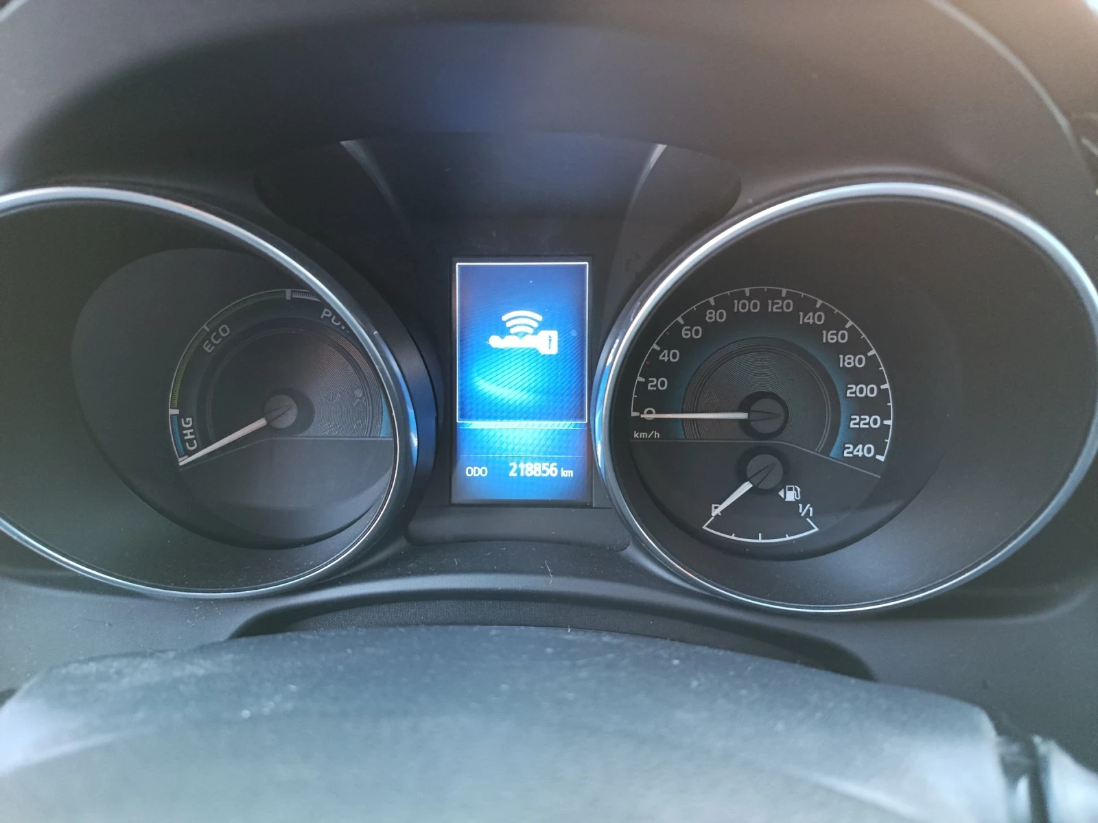 Toyota Auris HYBRID+ PANORAMA, снимка 11 - Автомобили и джипове - 51186538