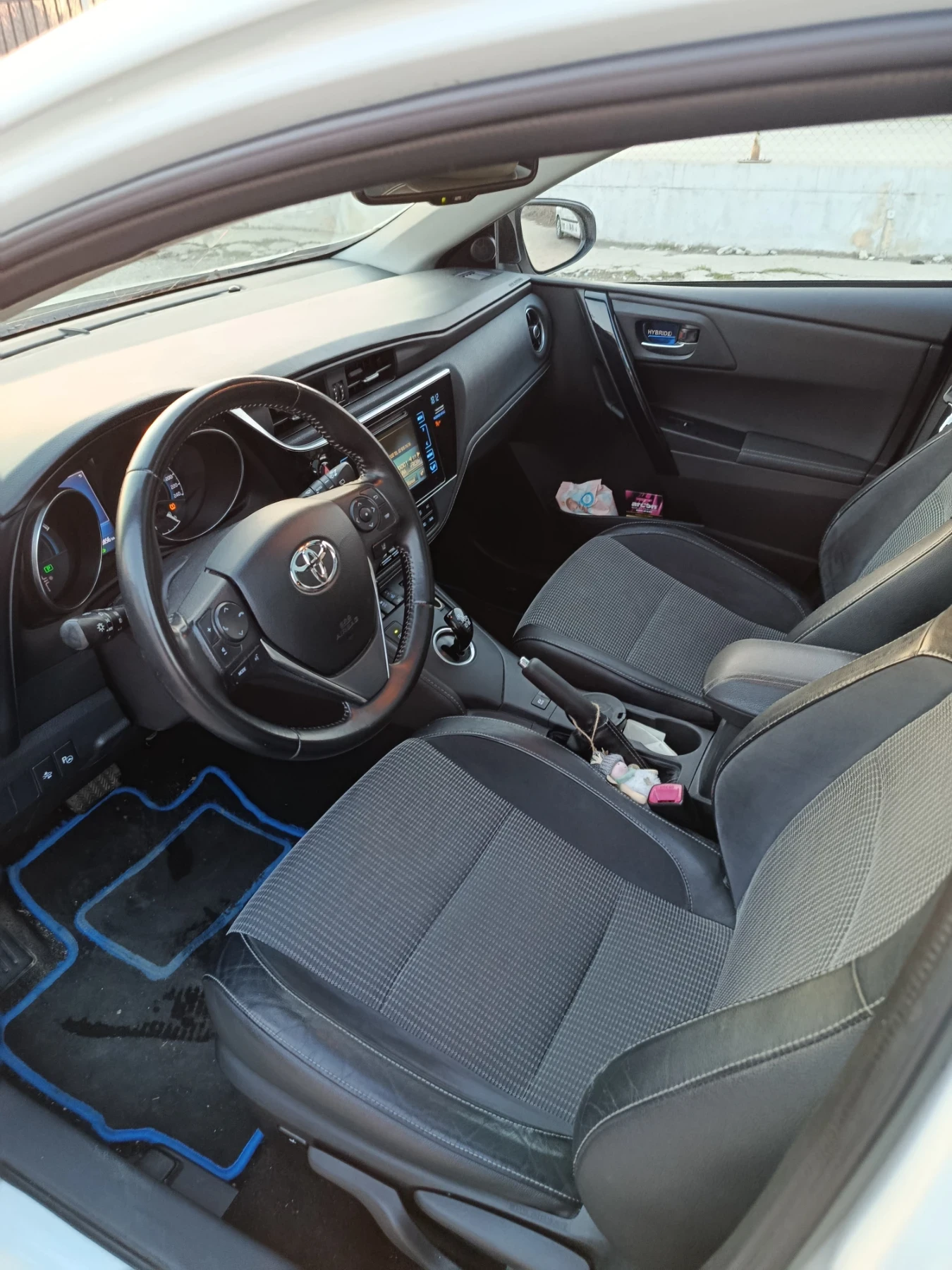 Toyota Auris HYBRID+ PANORAMA, снимка 9 - Автомобили и джипове - 51186538