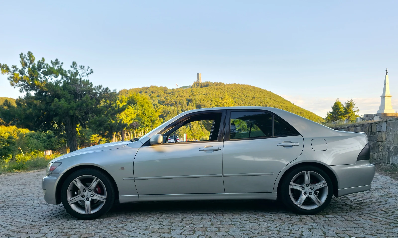 Lexus IS 200 Toyota ALtezza  - изображение 2