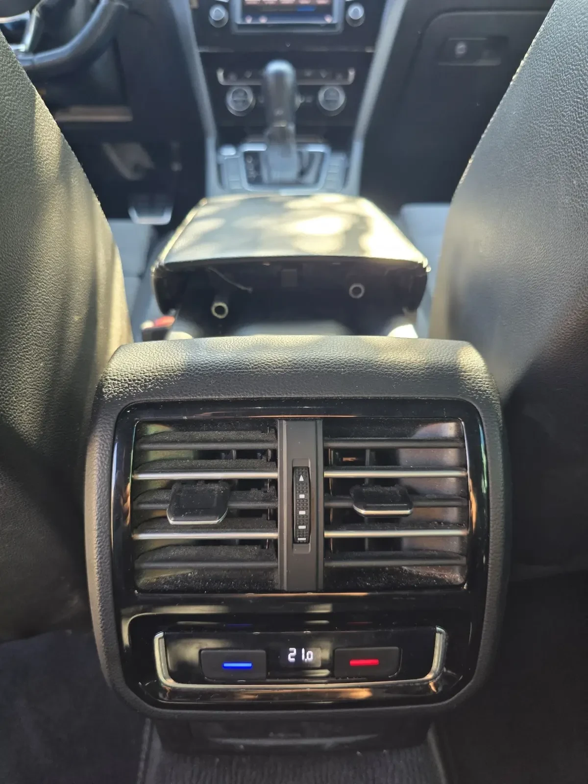 VW Passat 2xR-Line /Distronic / Dynamic Light Assist - изображение 10