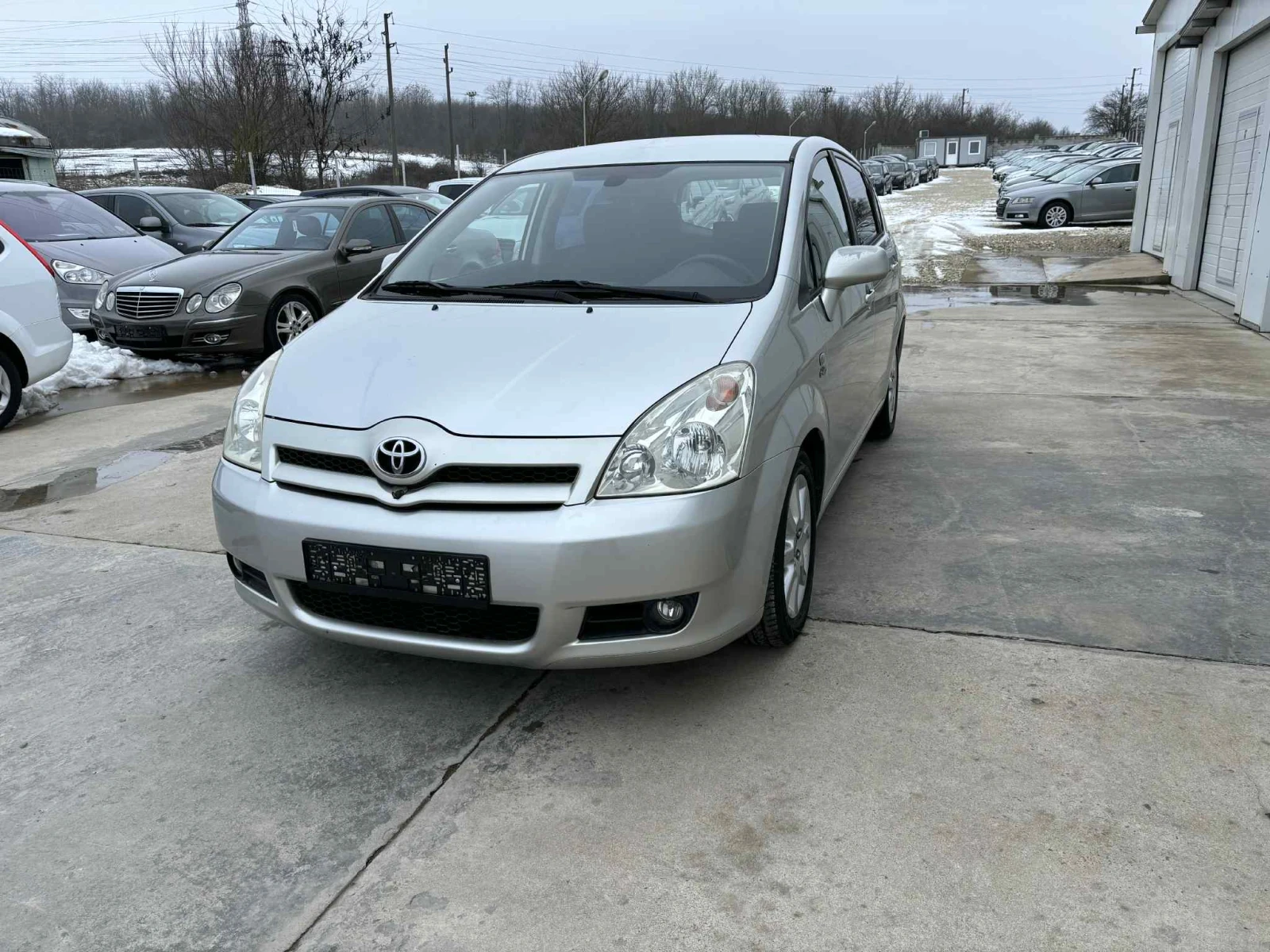 Toyota Corolla verso 2.2D4D 136k.c* 7 �����* UNIKAT*  | Mobile.bg � ����������� 1