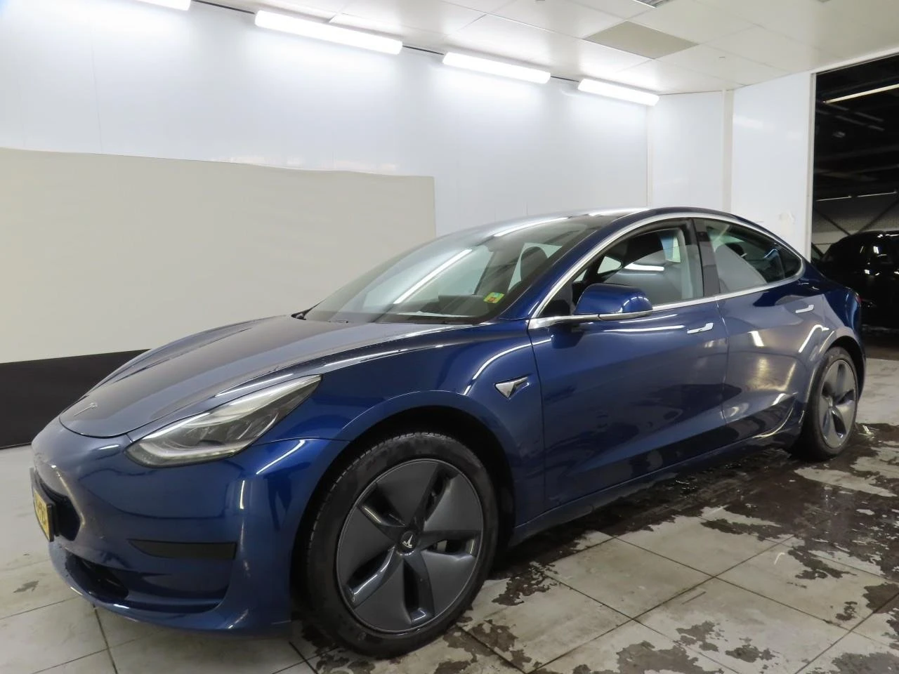 Tesla Model 3 Standard Range Plus , снимка 3 - Автомобили и джипове - 54109637
