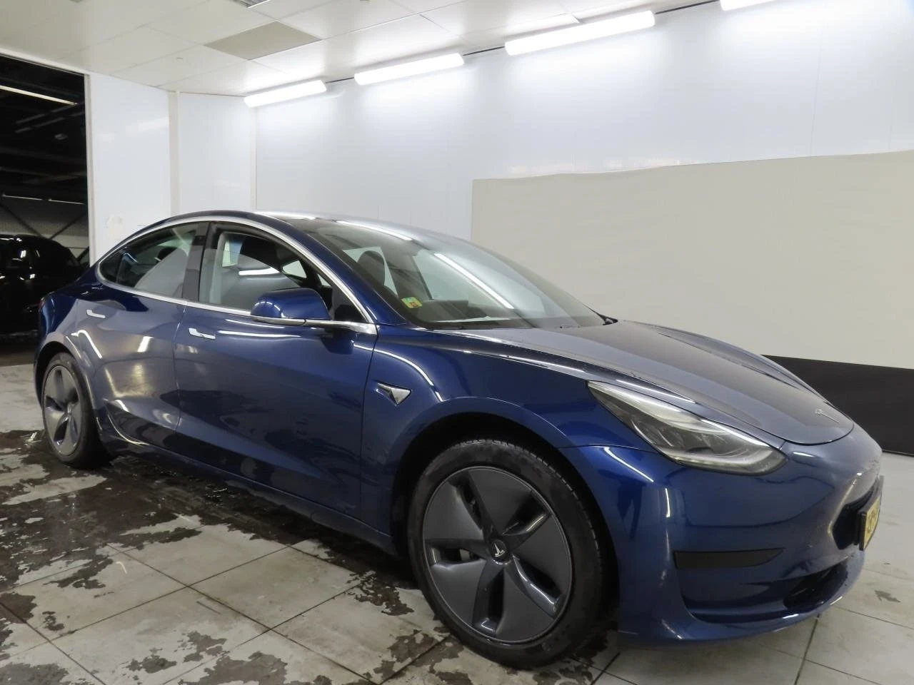 Tesla Model 3 Standard Range Plus  | Auto.bg — изображение 1