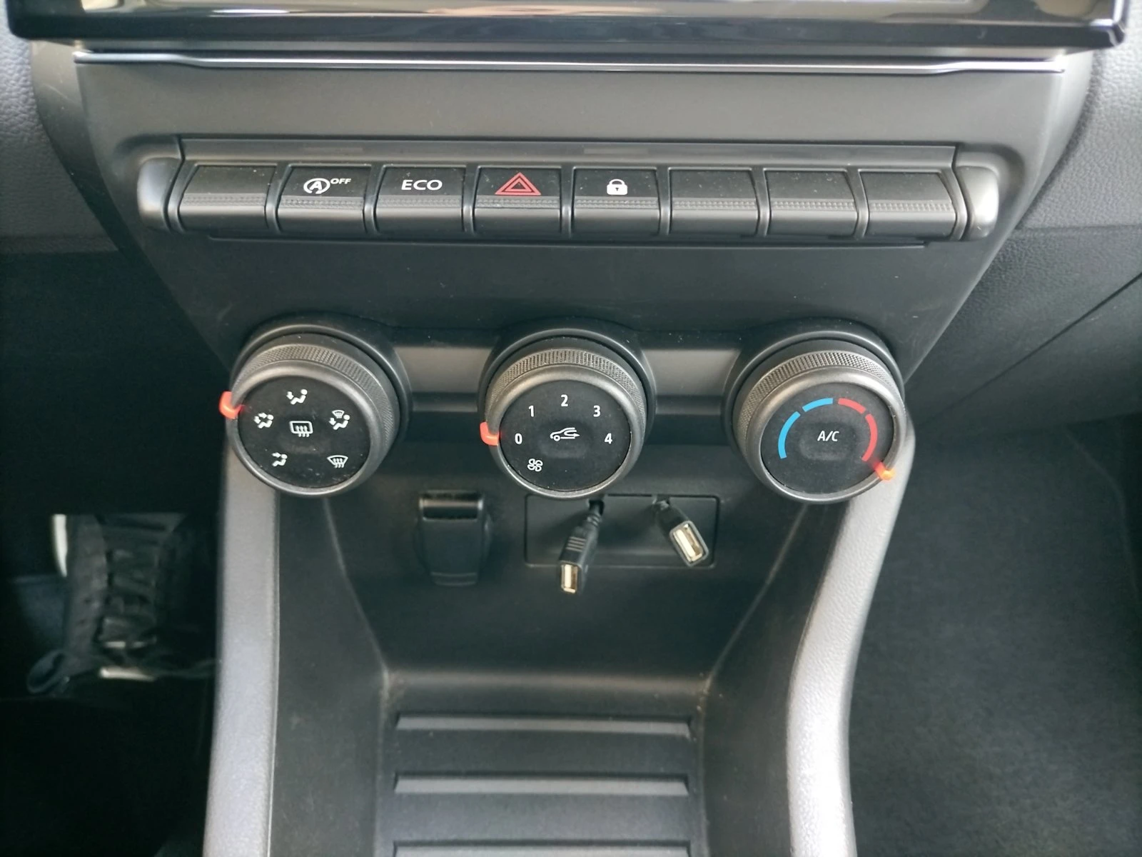 Renault Clio 1.0TCe100к.с. NAVI, снимка 12 - Автомобили и джипове - 54136847