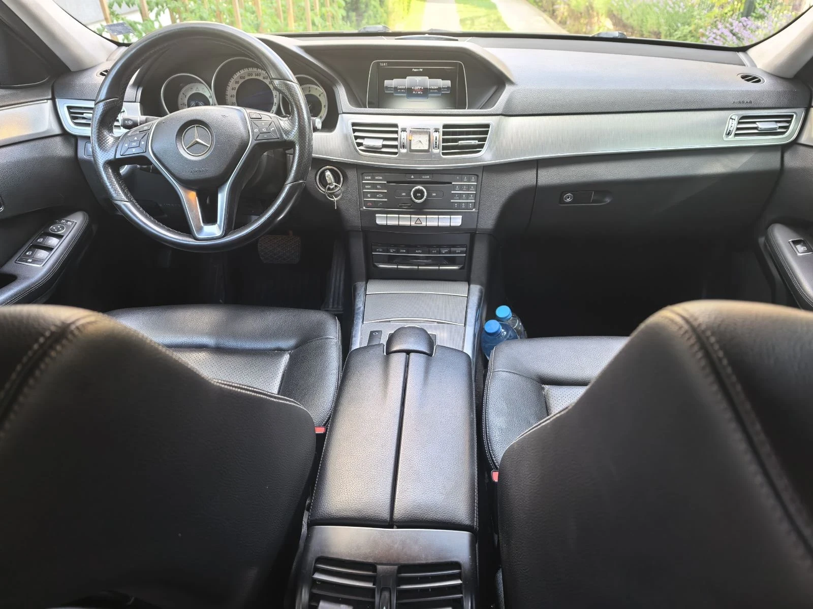 Mercedes-Benz E 220, снимка 5 - Автомобили и джипове - 55105072