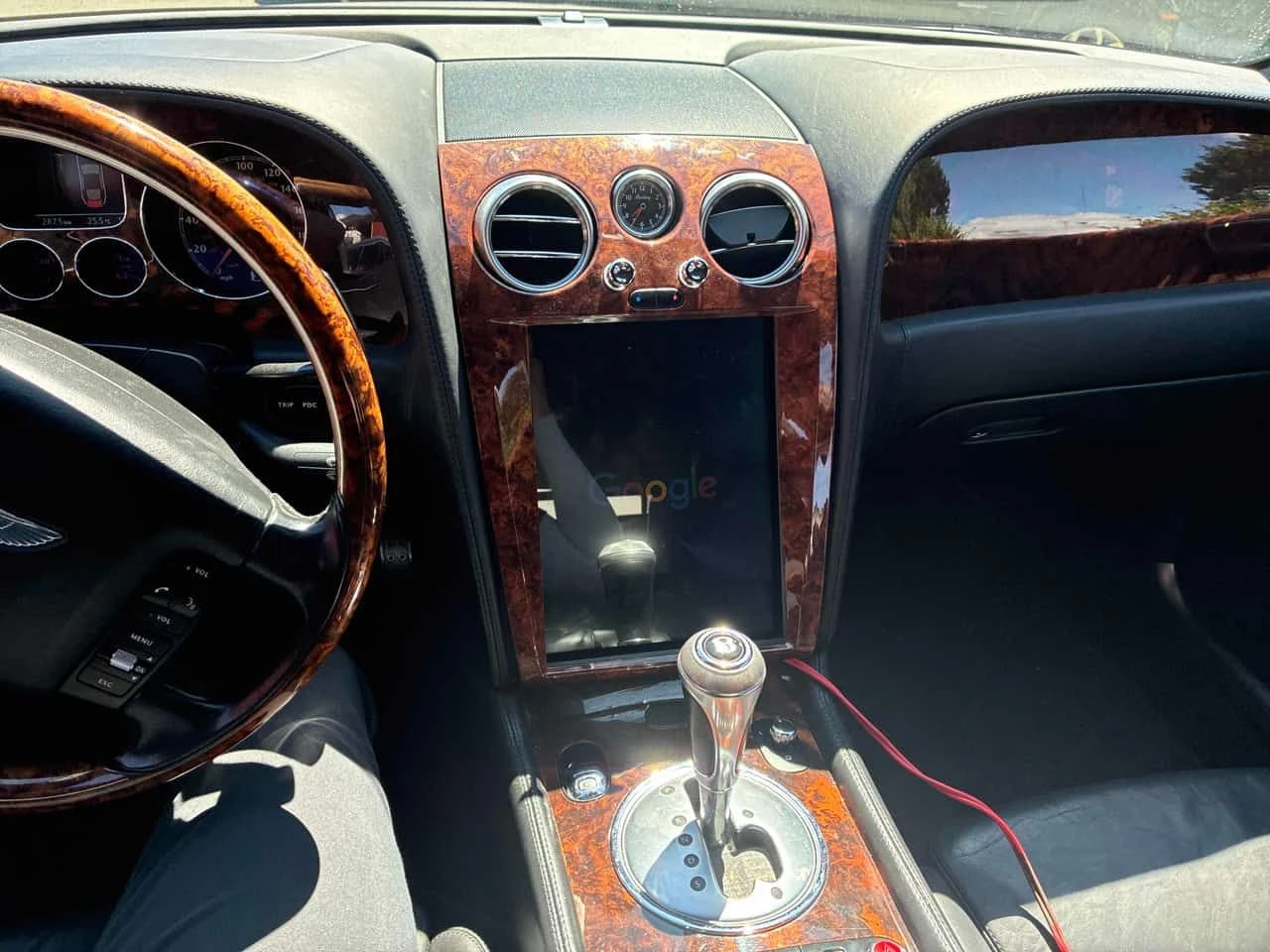 Bentley Continental * 4dr Sdn AWD * АВТОКРЕДИТ БЕЗ ПЪРВОНАЧАЛНА ВНОСКА, снимка 9 - Автомобили и джипове - 55215545