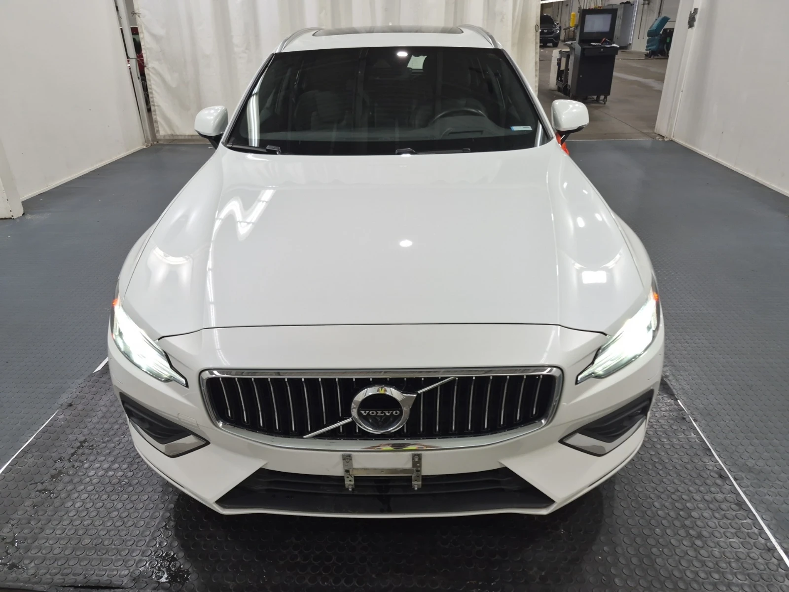 Volvo V60 T6 Inscription AWD, снимка 3 - Автомобили и джипове - 55291496
