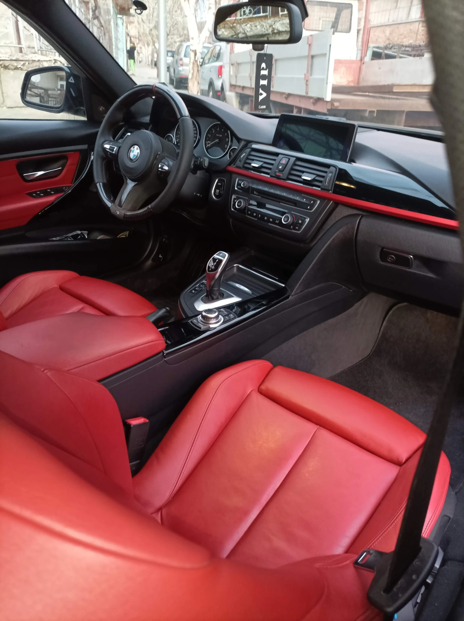 BMW 335 M Performance, снимка 5 - Автомобили и джипове - 55303657