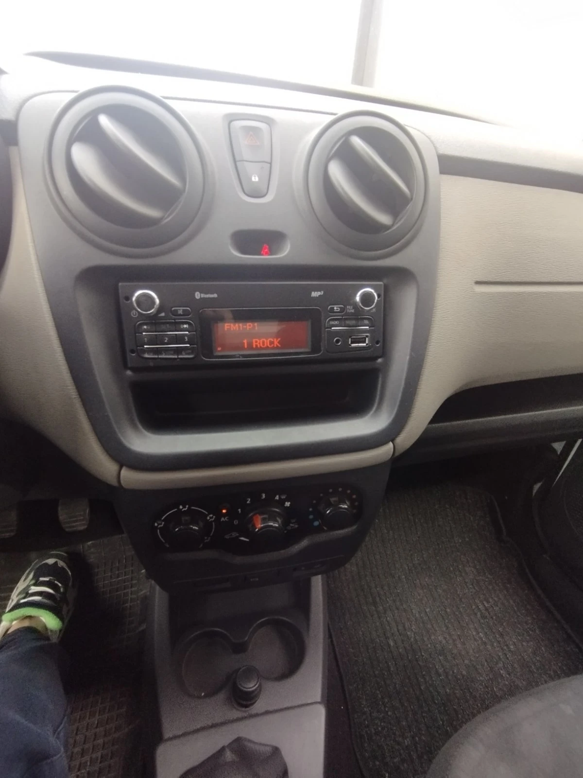 Dacia Dokker, снимка 13 - Автомобили и джипове - 55534890