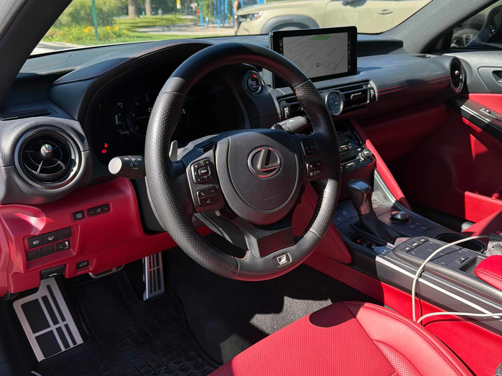 Lexus IS 300 F-SPORT* DISTRONIC* ОБДУХВАНЕ* 360КАМЕРИ* , снимка 5 - Автомобили и джипове - 56043128