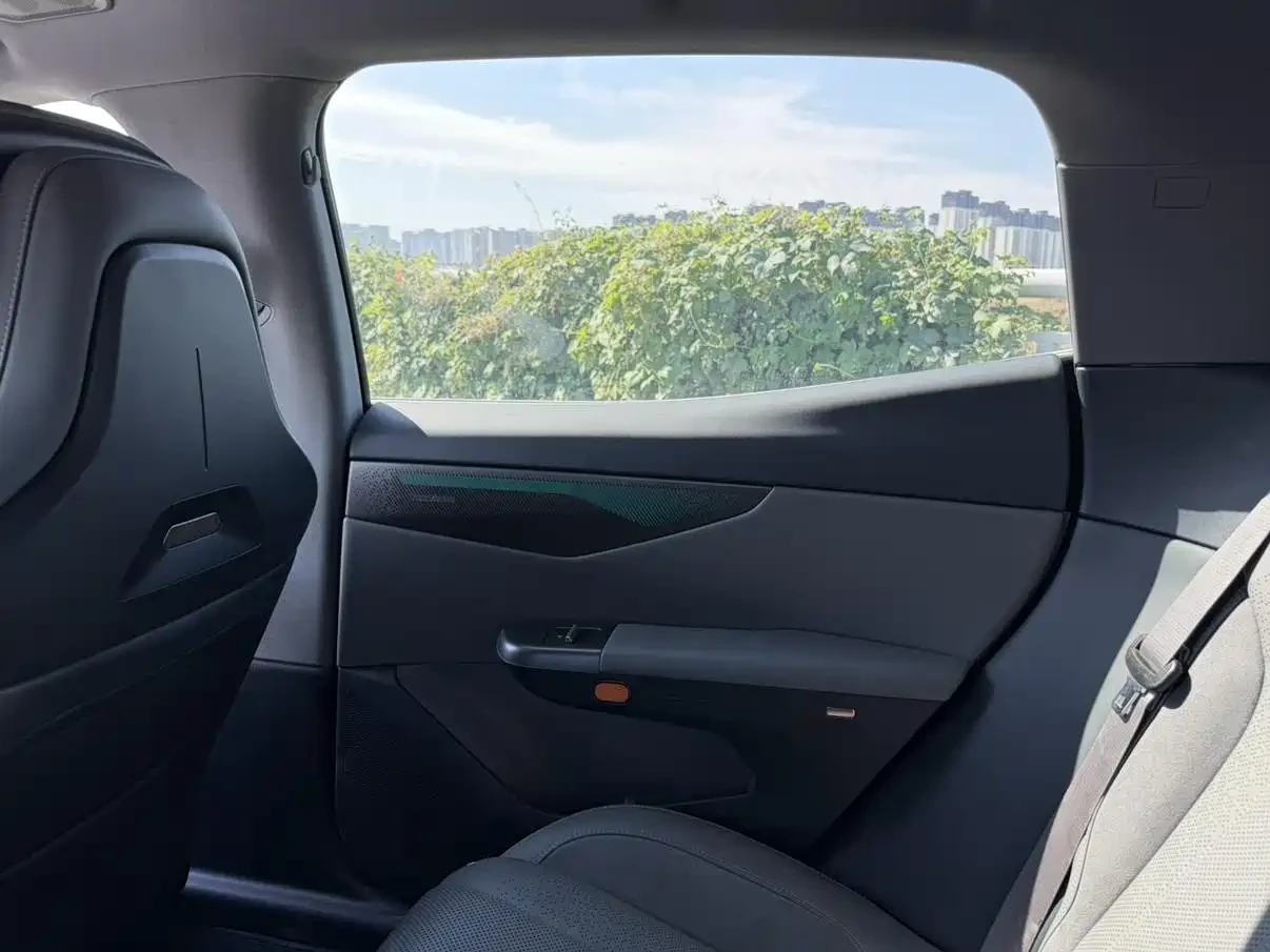 LynkCo 08 07 EM-P 2024 EM-P 126 Long Range Halo | Mobile.bg � ����������� 13