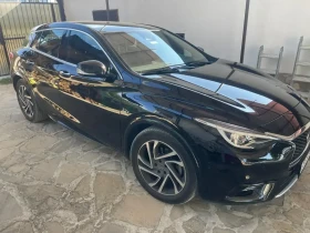  Infiniti Q30