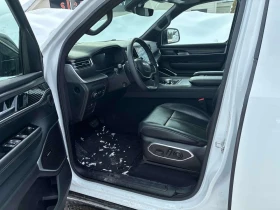 Jeep Grand Wagoneer * АВТО КРЕДИТ* ЦЕНА ДО БГ * СЕРВИЗНА ИСТОРИЯ * , снимка 8 - Автомобили и джипове - 53696739