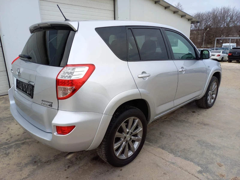 Toyota Rav4 2.2d4d *Avtom*Navi*Nova* UNIKAT*, снимка 13 - Автомобили и джипове - 39978288