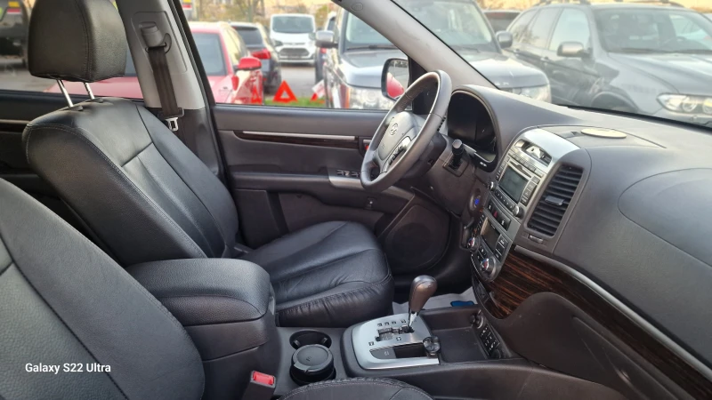 Hyundai Santa fe 2.2Executive 4х4 безлючово палене панорама , снимка 12 - Автомобили и джипове - 52299812