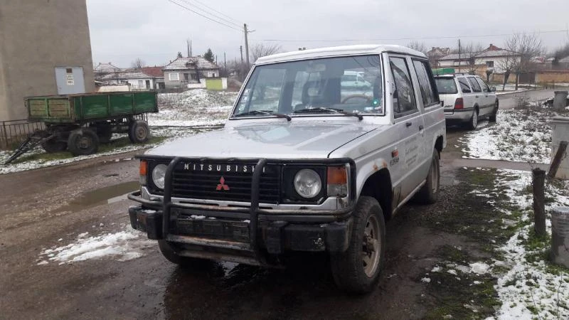 Mitsubishi Pajero 6 бр.   2.5td  , 2.6, 3.0 бензин, снимка 1 - Автомобили и джипове - 20735907