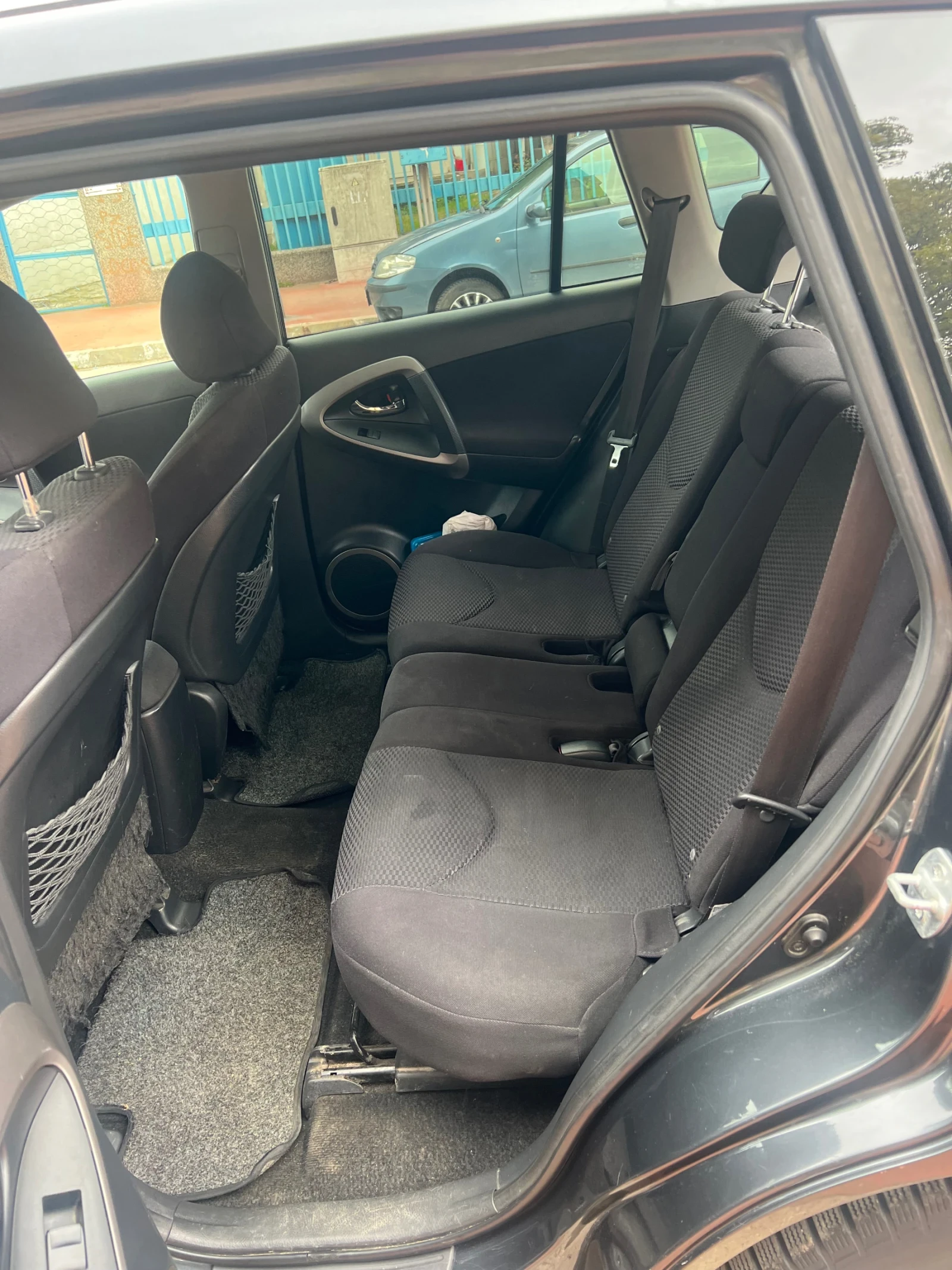 Toyota Rav4 2.2 D-4D - изображение 6