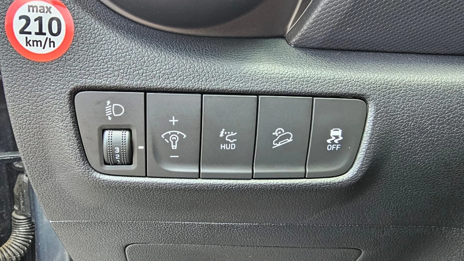 Hyundai Kona Hyundai Kona Germany* Aut.* HUD* LED* Keyless GO - изображение 9