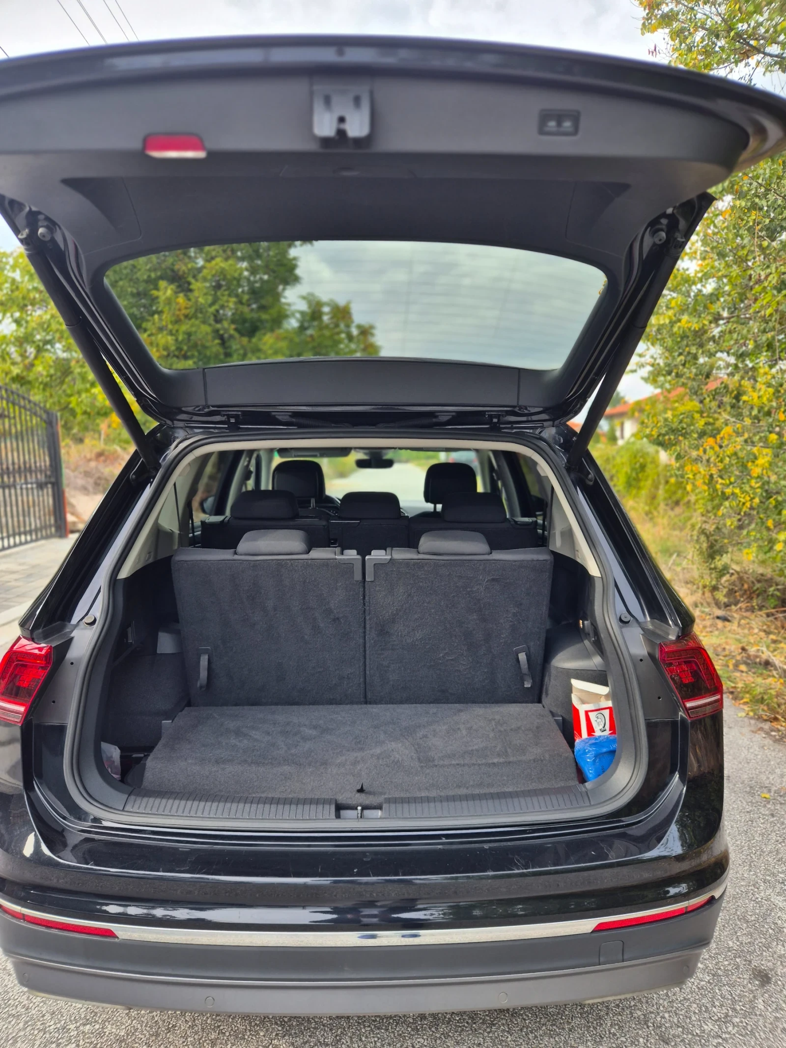 VW Tiguan 2.0D/7места/19г. - изображение 7