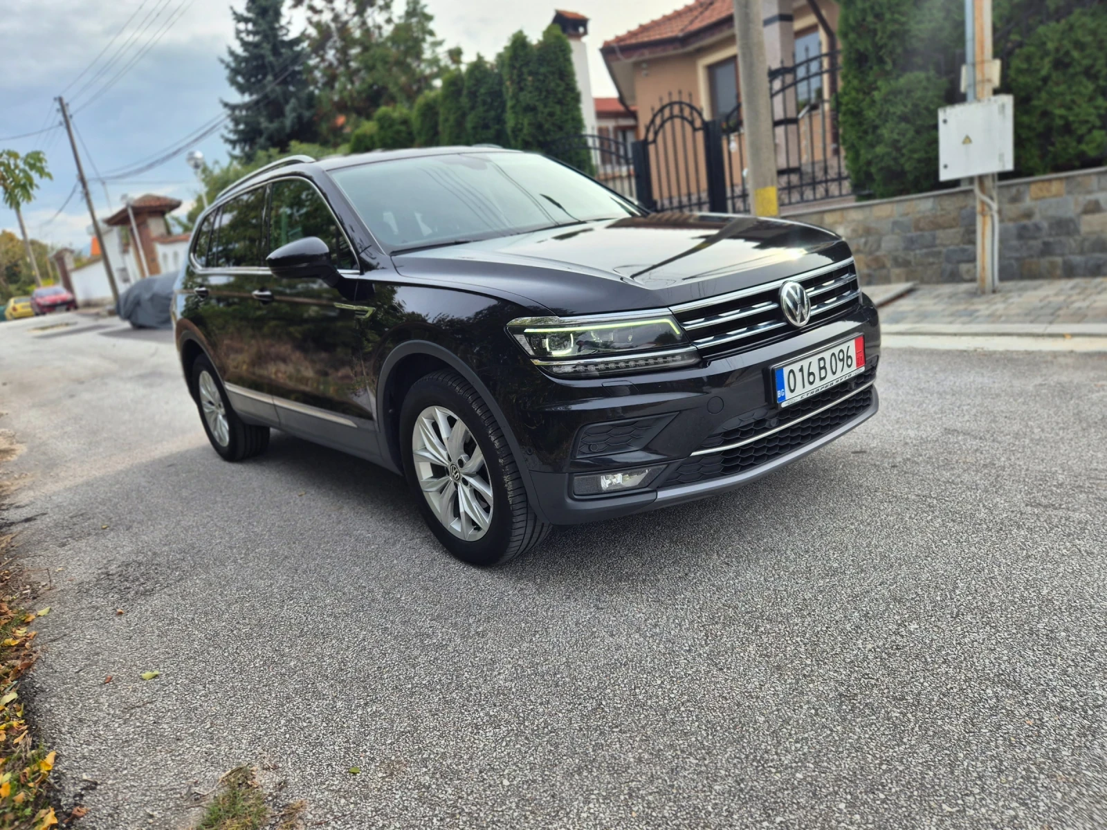 VW Tiguan 2.0D/7места/19г. - изображение 2