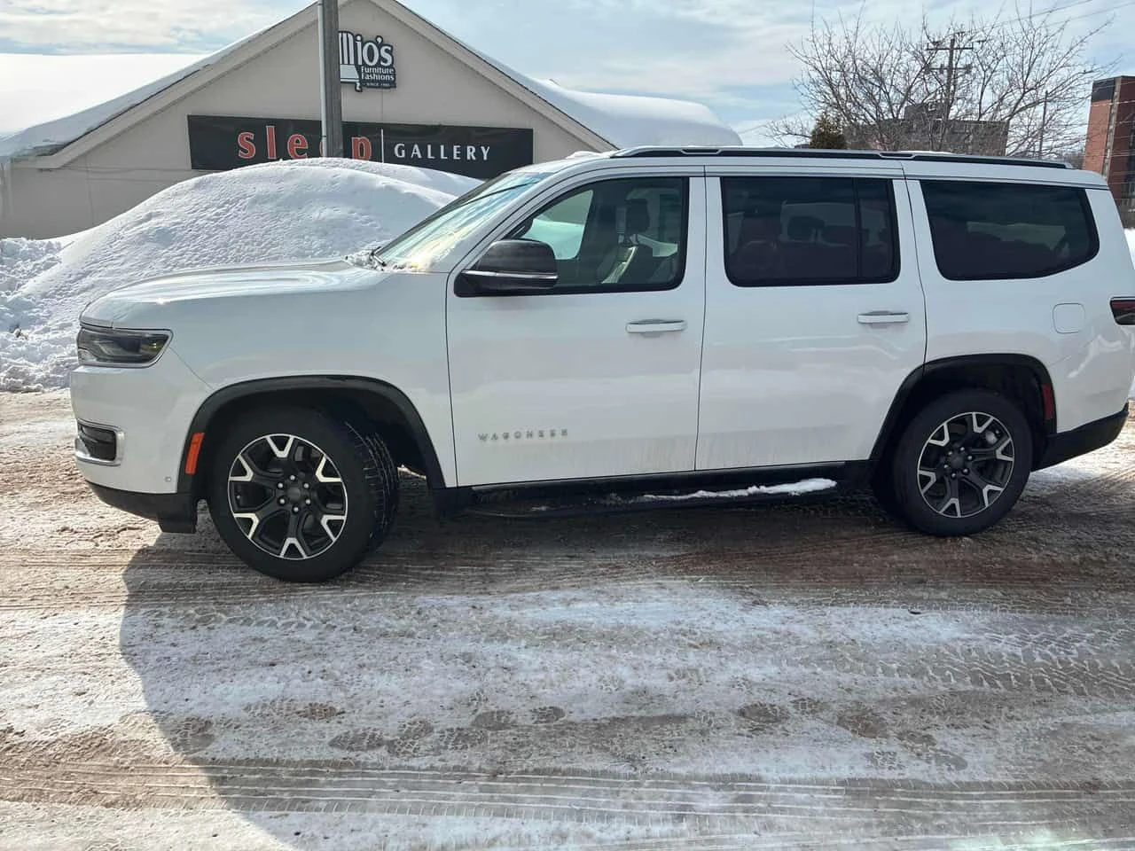 Jeep Grand Wagoneer * АВТО КРЕДИТ* ЦЕНА ДО БГ * СЕРВИЗНА ИСТОРИЯ *  - изображение 2