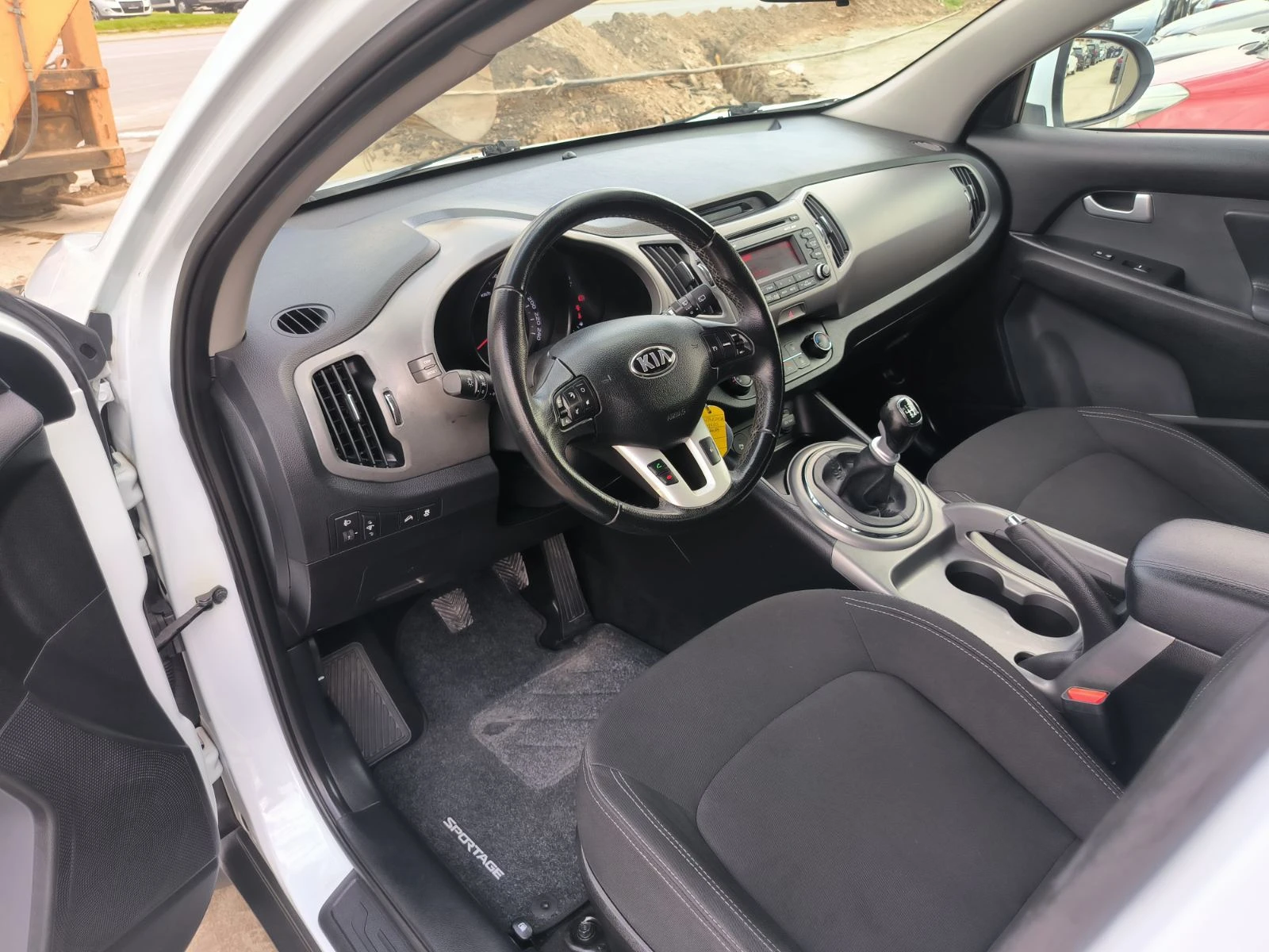 Kia Sportage 1.6i-6sk-Euro-5B, снимка 13 - Автомобили и джипове - 53824365