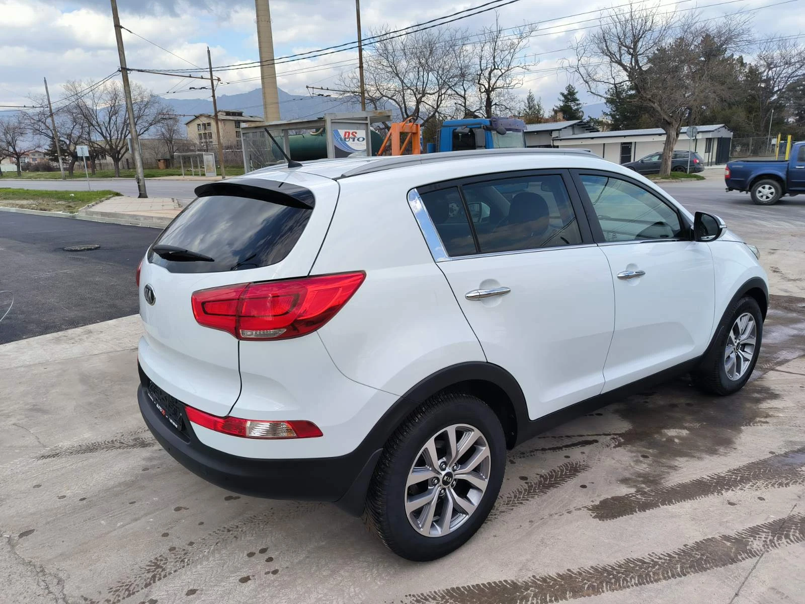 Kia Sportage 1.6i-6sk-Euro-5B, снимка 5 - Автомобили и джипове - 53824365