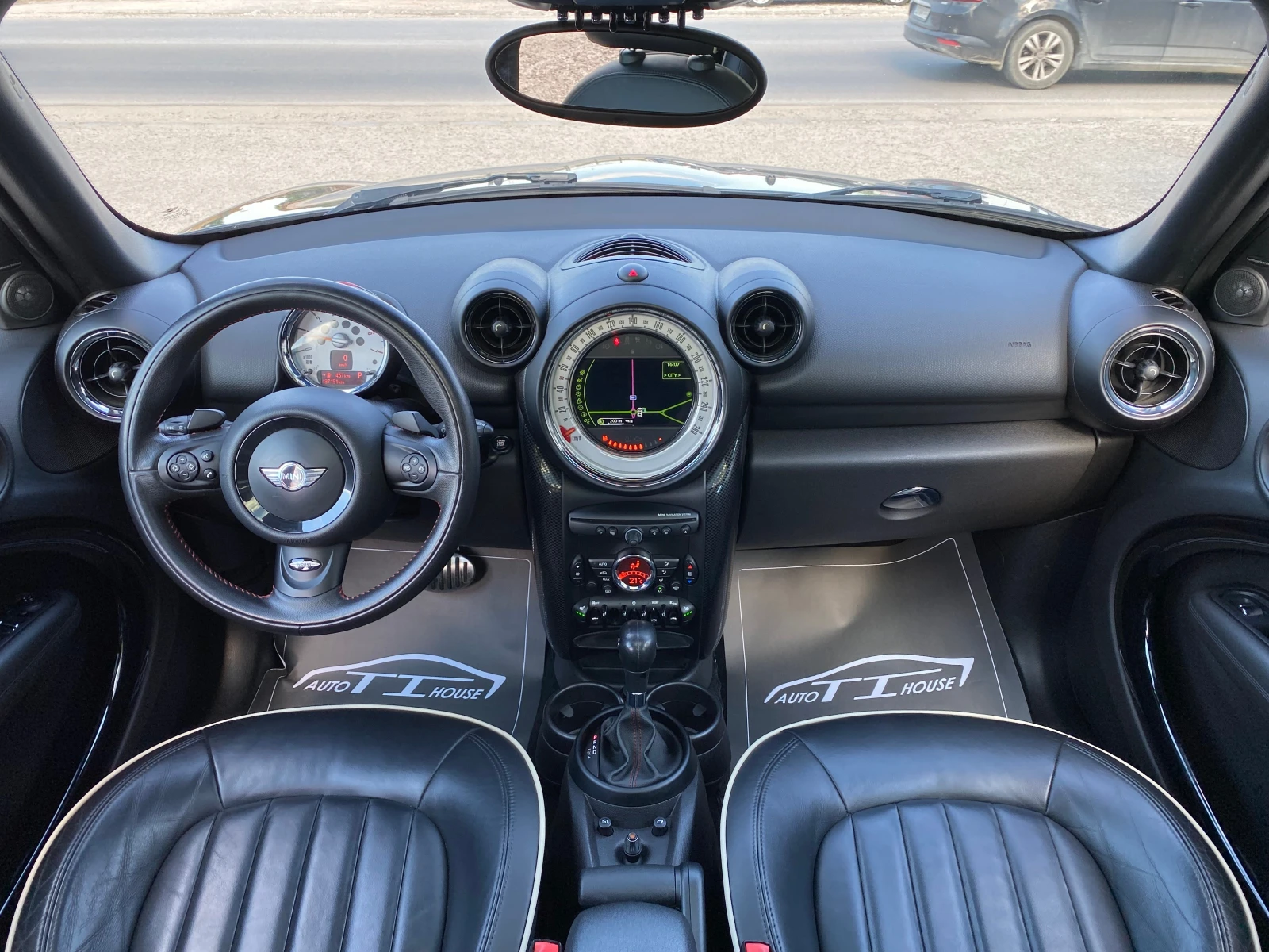 Mini Countryman SD* John Cooper Works* Key GO* Pano* Harman/Kardon, снимка 9 - Автомобили и джипове - 54428733