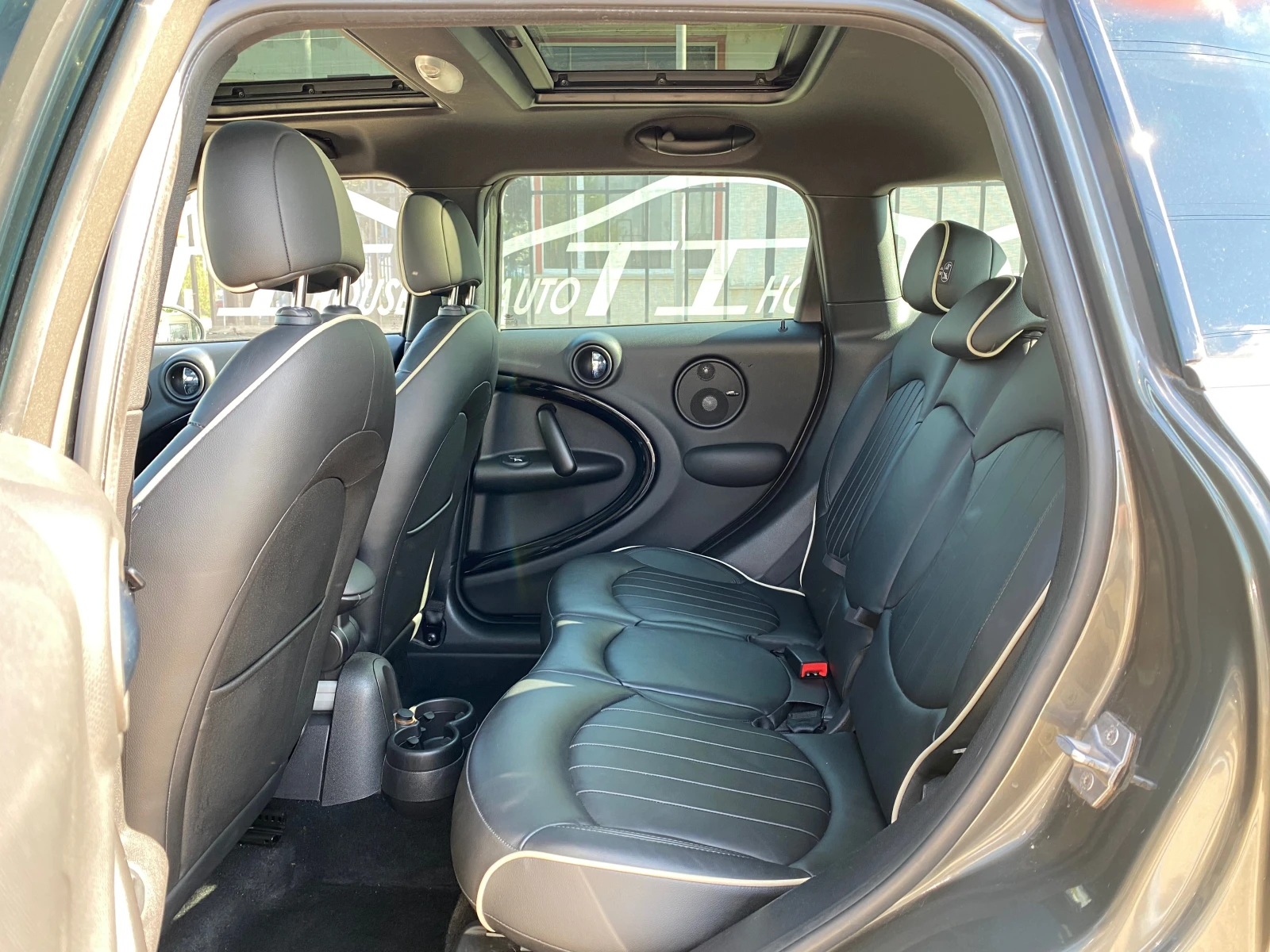 Mini Countryman SD* John Cooper Works* Key GO* Pano* Harman/Kardon, снимка 14 - Автомобили и джипове - 54428733