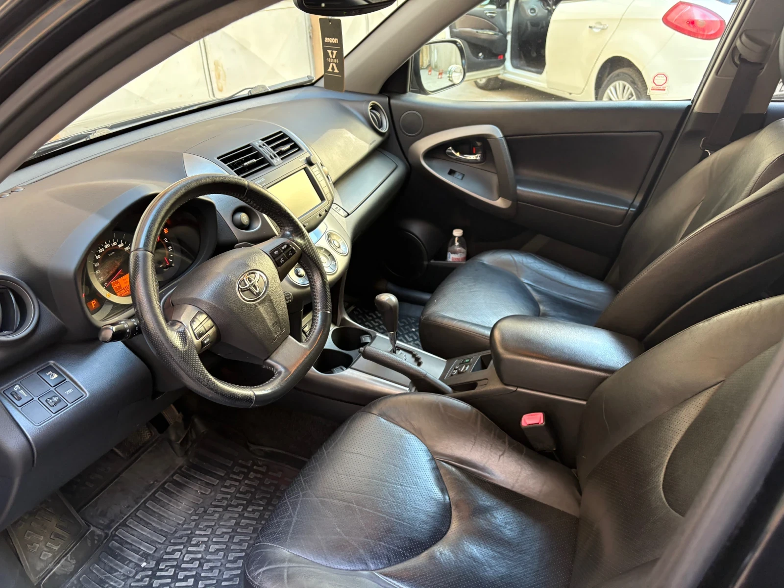 Toyota Rav4 2.2 150k, снимка 5 - Автомобили и джипове - 54858252