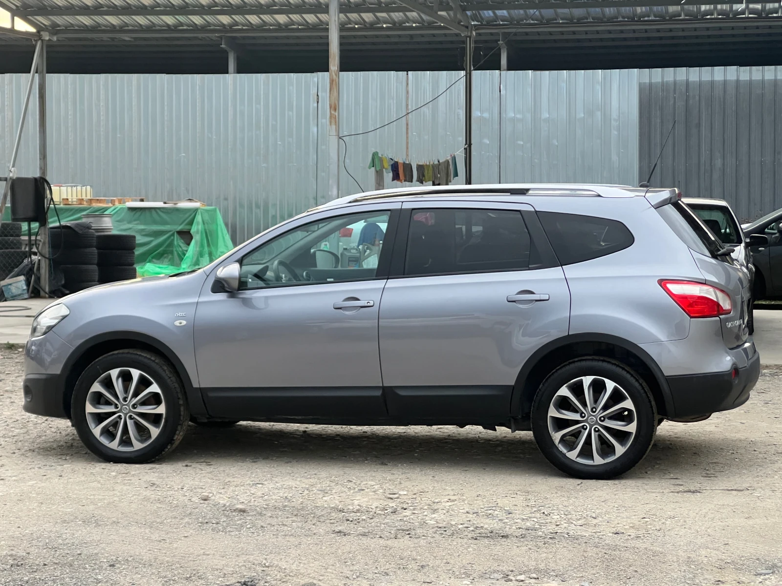 Nissan Qashqai + 2 Facelift 2.0dCi-150к.с./ Камера/ Панорама/Нави, снимка 7 - Автомобили и джипове - 54867896