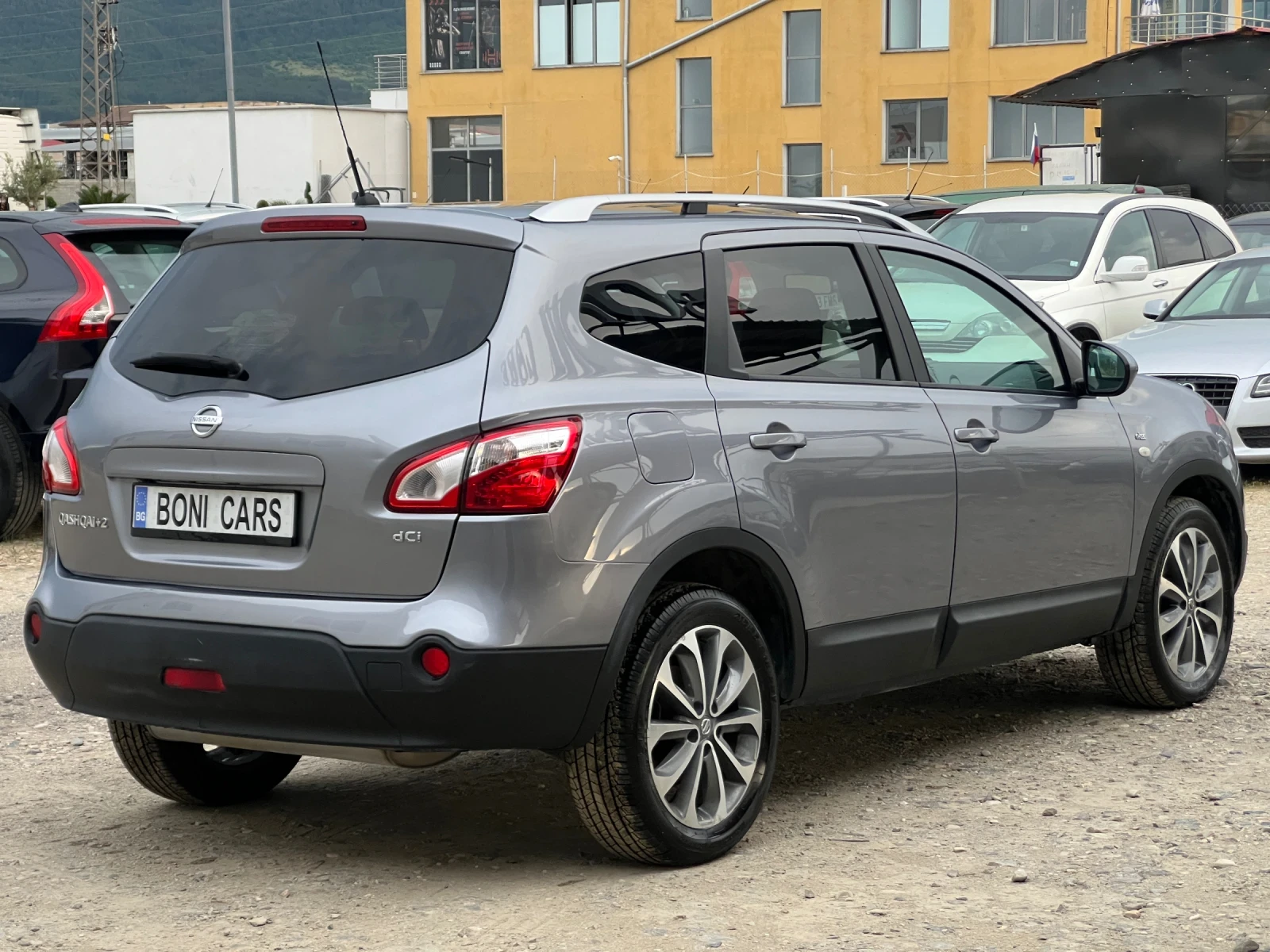 Nissan Qashqai + 2 Facelift 2.0dCi-150к.с./ Камера/ Панорама/Нави, снимка 5 - Автомобили и джипове - 54867896