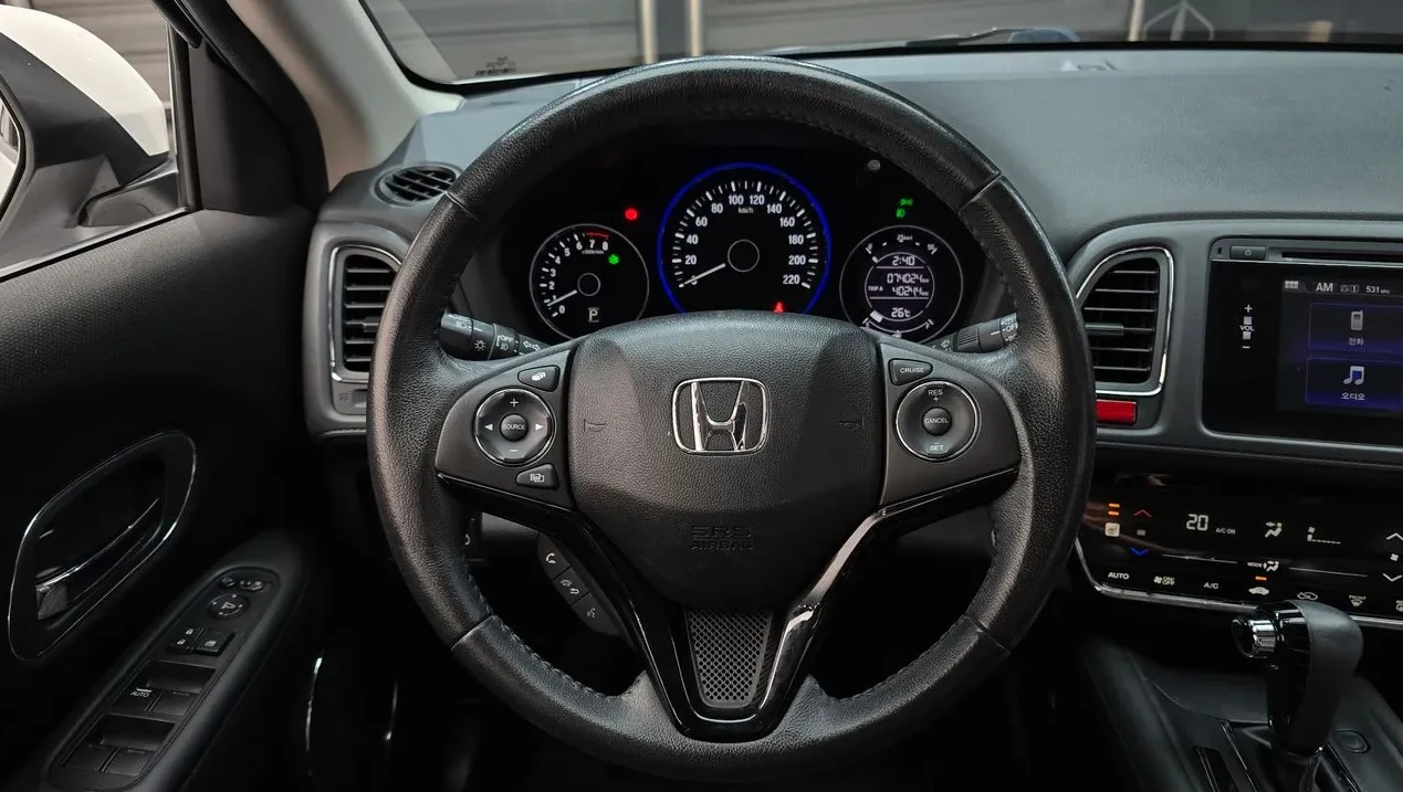 Honda Hr-v 1.8 Бензин, снимка 4 - Автомобили и джипове - 54958240
