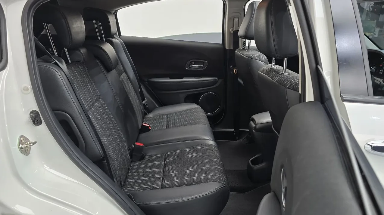Honda Hr-v 1.8 Бензин, снимка 13 - Автомобили и джипове - 54958240