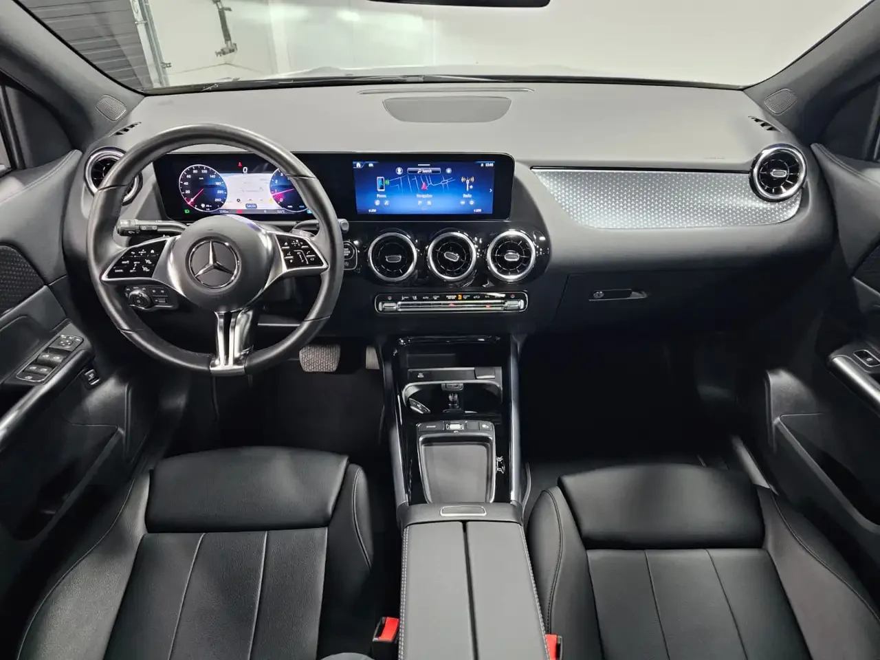 Mercedes-Benz GLA, снимка 13 - Автомобили и джипове - 56183864