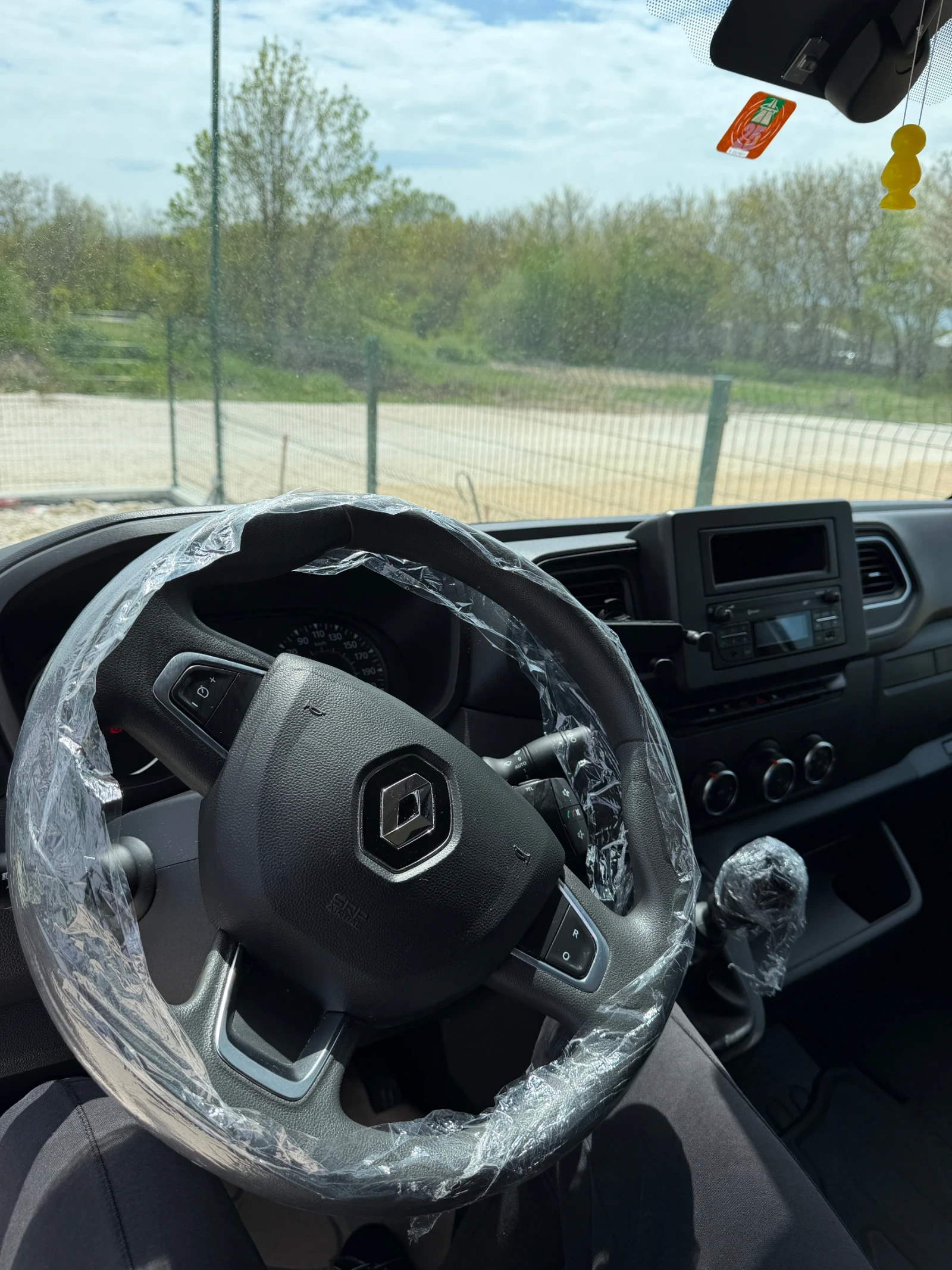 Renault Master С подсигурена работа, снимка 2 - Бусове и автобуси - 54486378