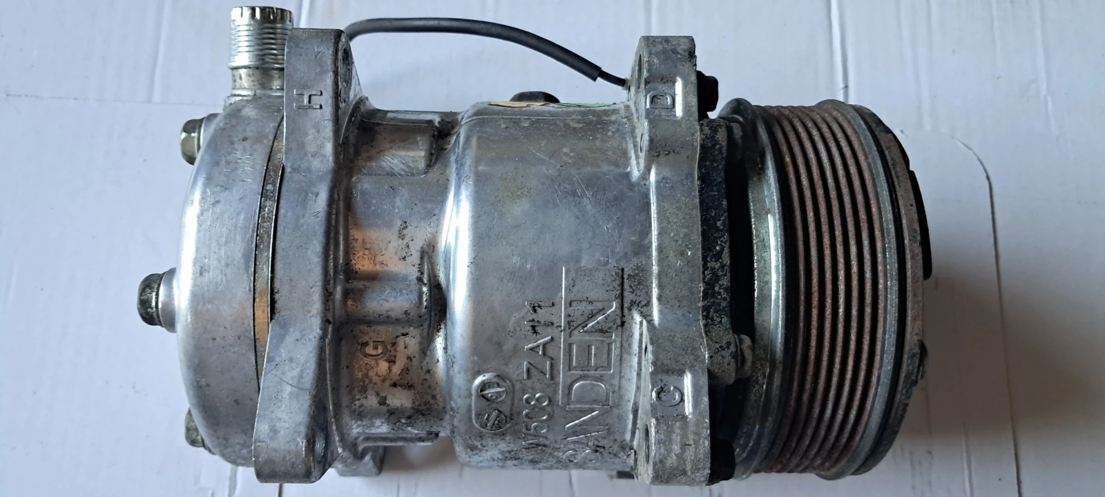 Компресор за климатик за Мерцедес Спринтер.,Iveco daily.MB Sprinter Air condition compresor, снимка 4 - Части - 53990042