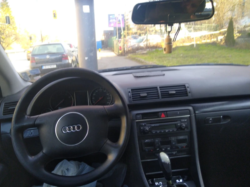 Audi A4 2.0, снимка 10 - Автомобили и джипове - 49012602