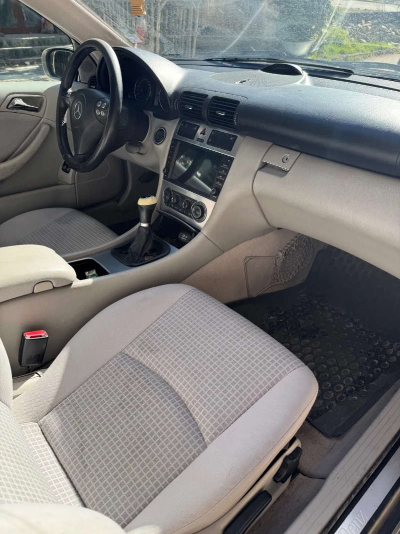 Mercedes-Benz C 220 Sport coupe, снимка 8 - Автомобили и джипове - 52067454