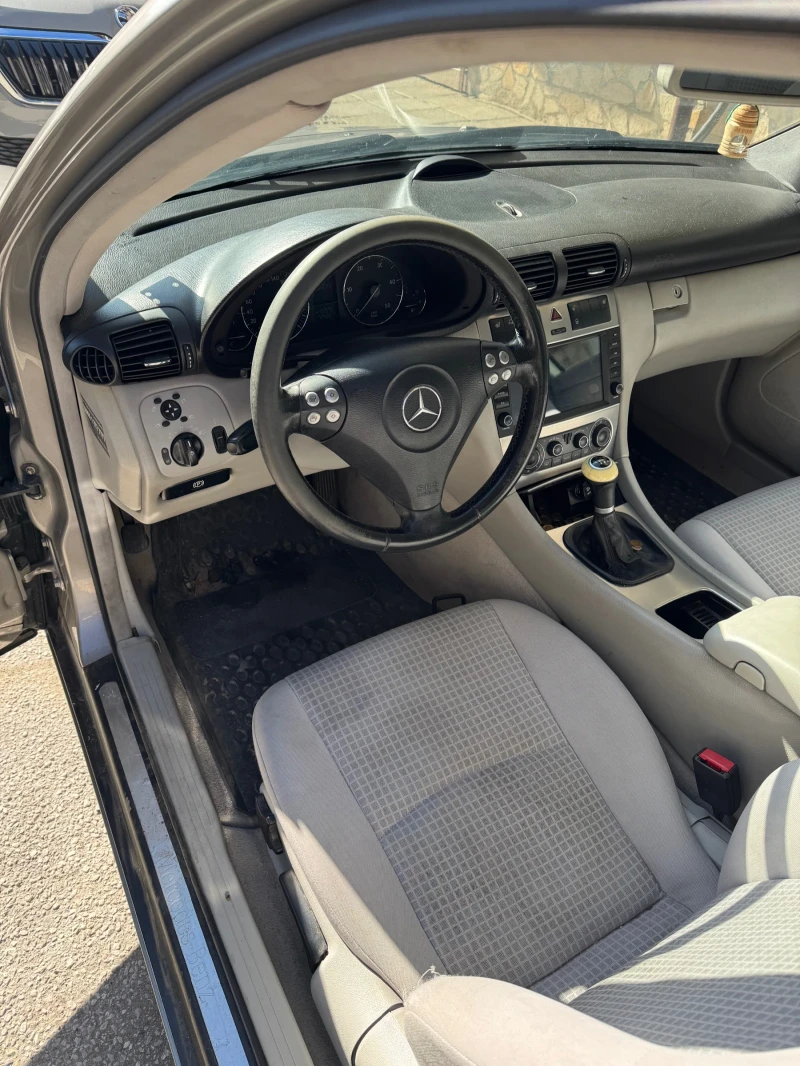 Mercedes-Benz C 220 Sport coupe, снимка 6 - Автомобили и джипове - 52067454