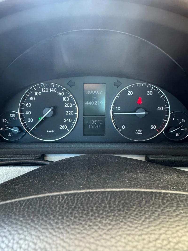 Mercedes-Benz C 220 Sport coupe, снимка 4 - Автомобили и джипове - 52067454