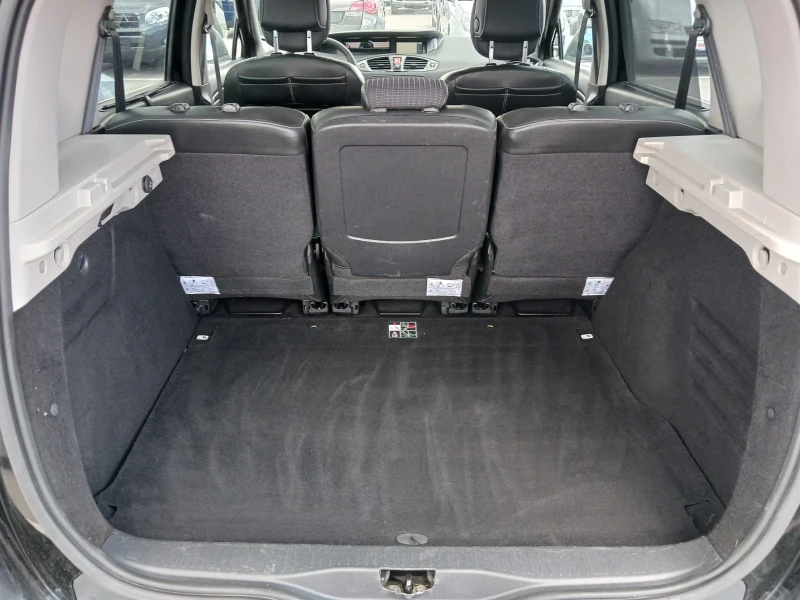 Renault Scenic 1.5 dci , снимка 15 - Автомобили и джипове - 50359293