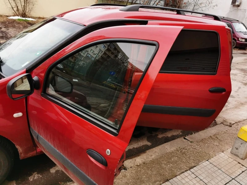 Dacia Logan, снимка 6 - Автомобили и джипове - 51234970