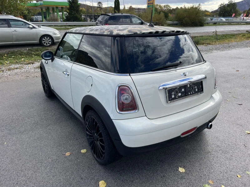 Mini One 1.6I 6 СКОРОСТИ EURO 5A FACE КЛИМАТИК , снимка 5 - Автомобили и джипове - 52169679
