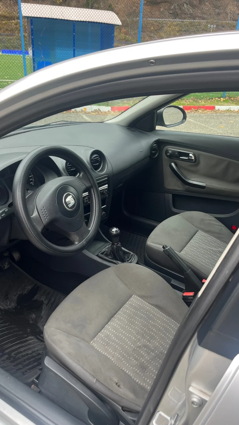 Seat Cordoba, снимка 7 - Автомобили и джипове - 52332340